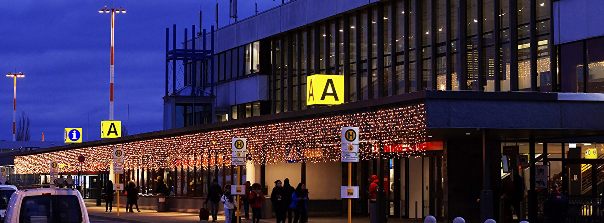 1350x500px-Berlin-Schönefeld-Airport-d.jpg